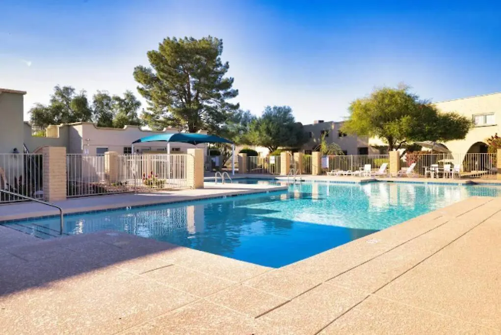 Scott Casa - Walkable To Old Town Scottsdale, Vibrant Space, Inviting Patio!